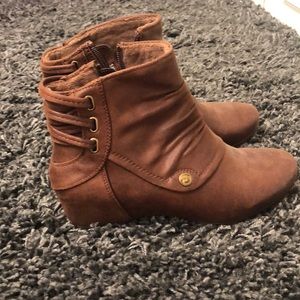 BareTraps (Salena) brand